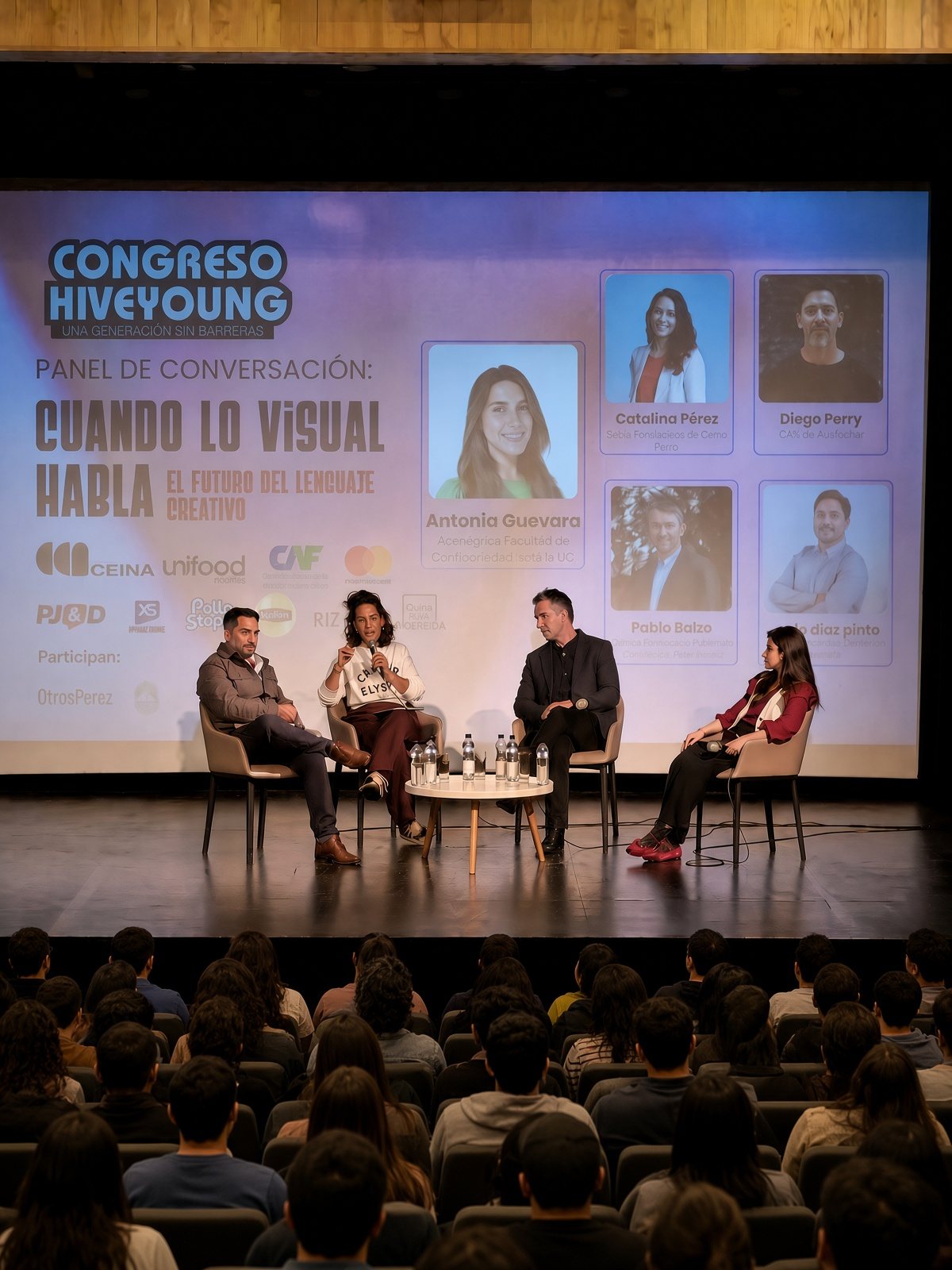 Panel Cuando lo visual habla en el Congreso HiveYoung