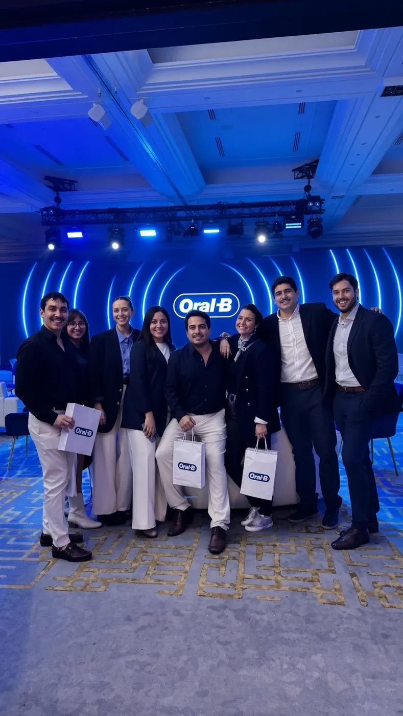 Equipo de MGC en un evento de Oral-B
