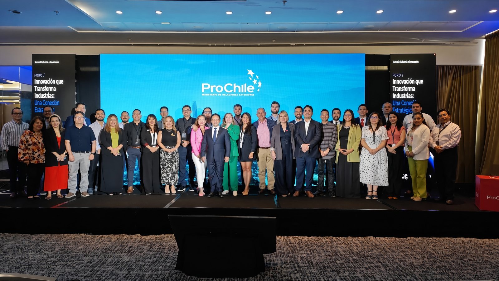 Foto grupal del foro ProChile Innovación que transforma industrias